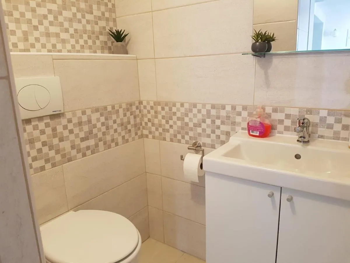 Ferienwohnung Ap Roko&Dina Nin 0*,