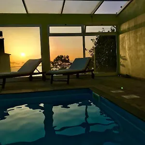 Casa Da Relva Com Piscina Aquecida Interna Apartmán Arco da Calheta (Madeira)